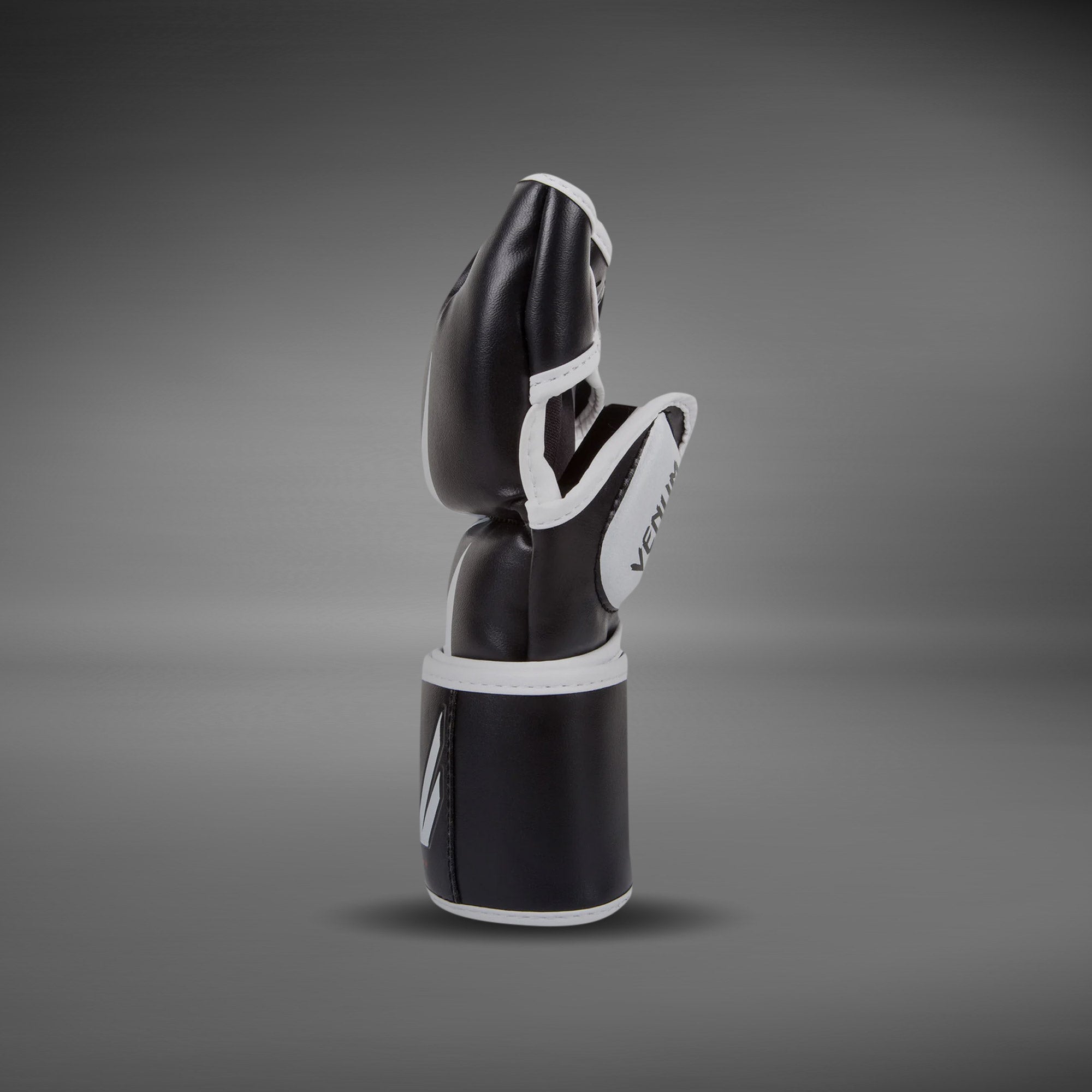 venum-challenger-mma-handschuhe-schwarz image 2