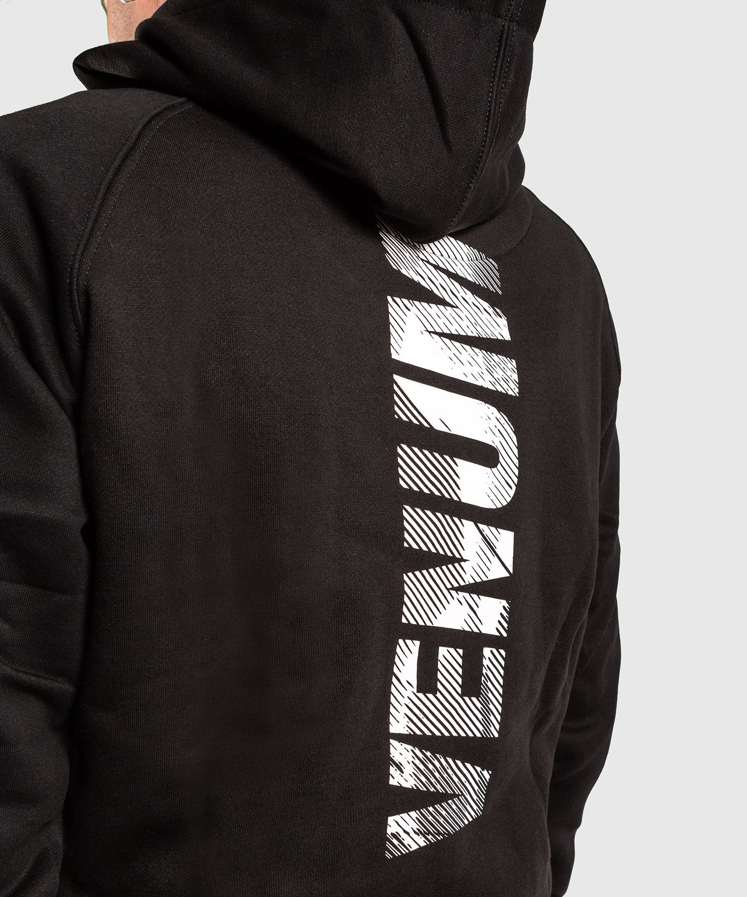 venum-giant-hoodie-schwarz-wei image 7