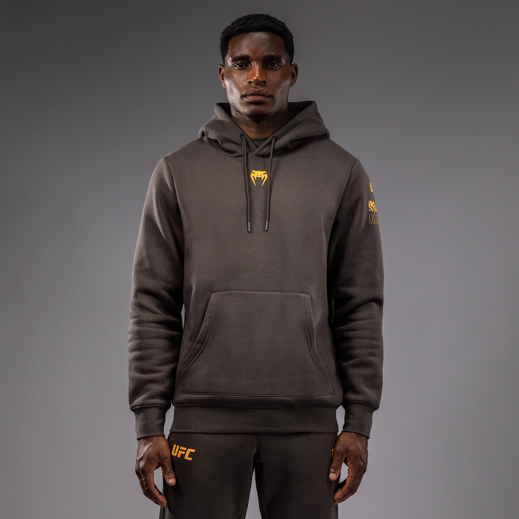 ufc-fusion-by-venum-fight-week-herren-hoodie-solid-erdiges-braun image 1