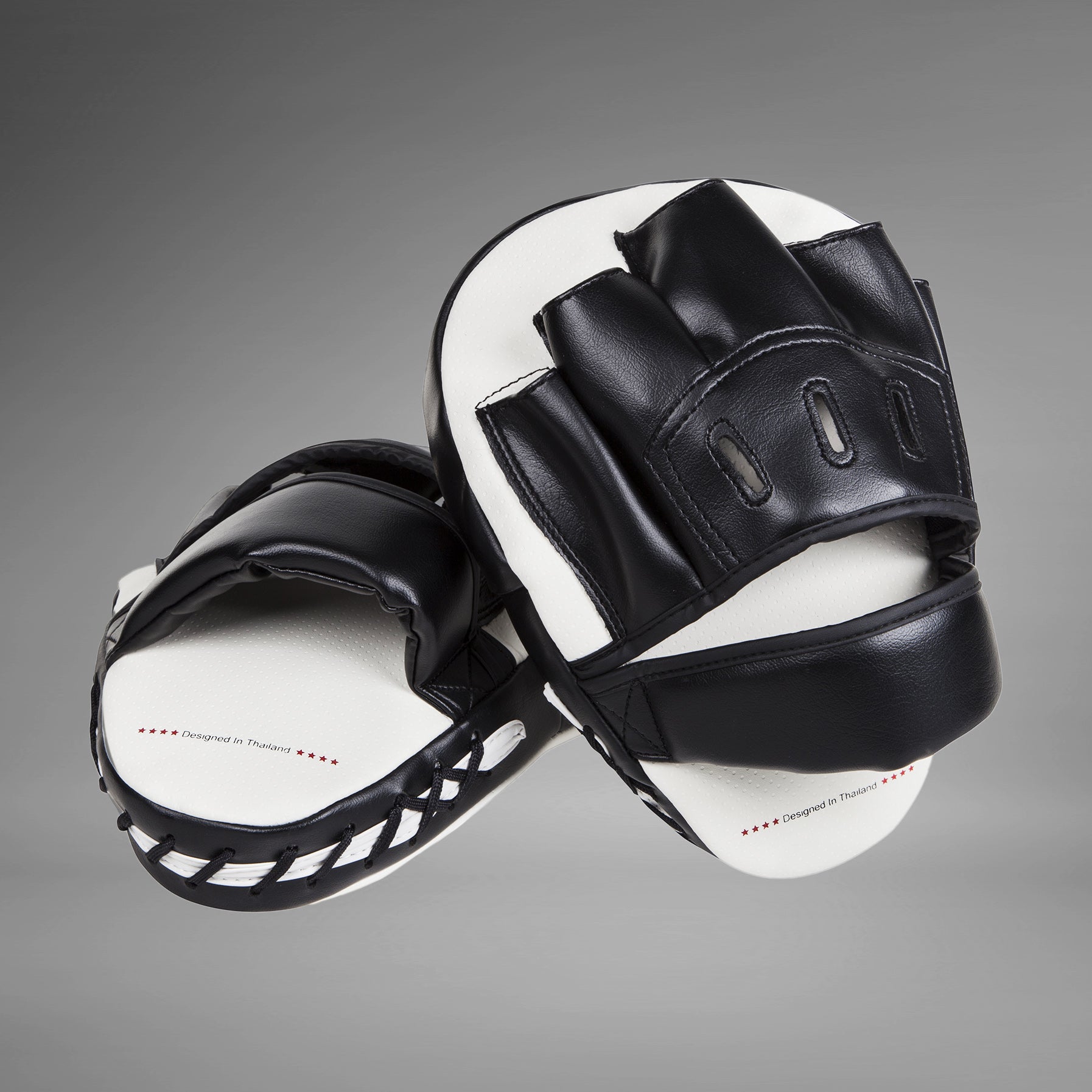 venum-light-handpratzen-wei-schwarz-paar image 2