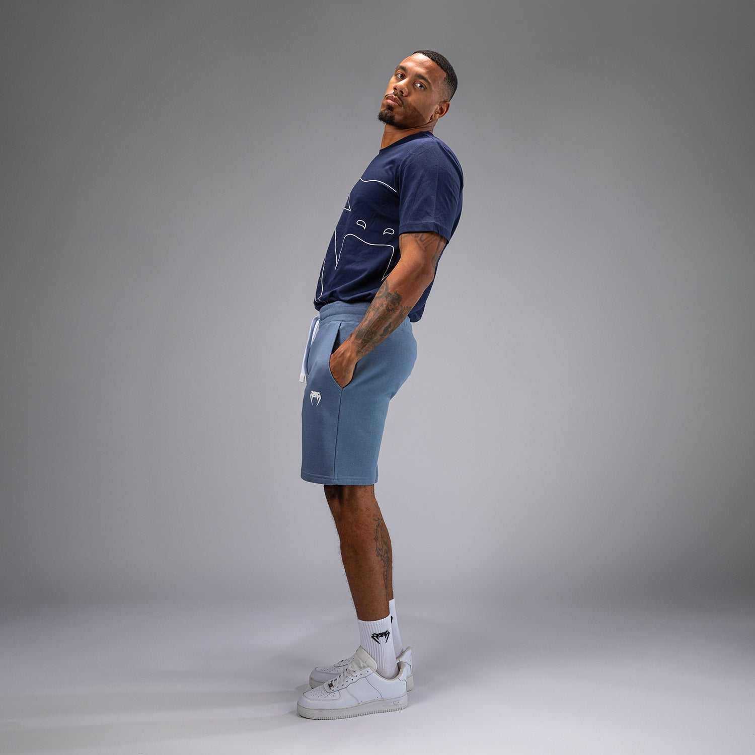 venum-classic-shorts-ozean-blau image 2