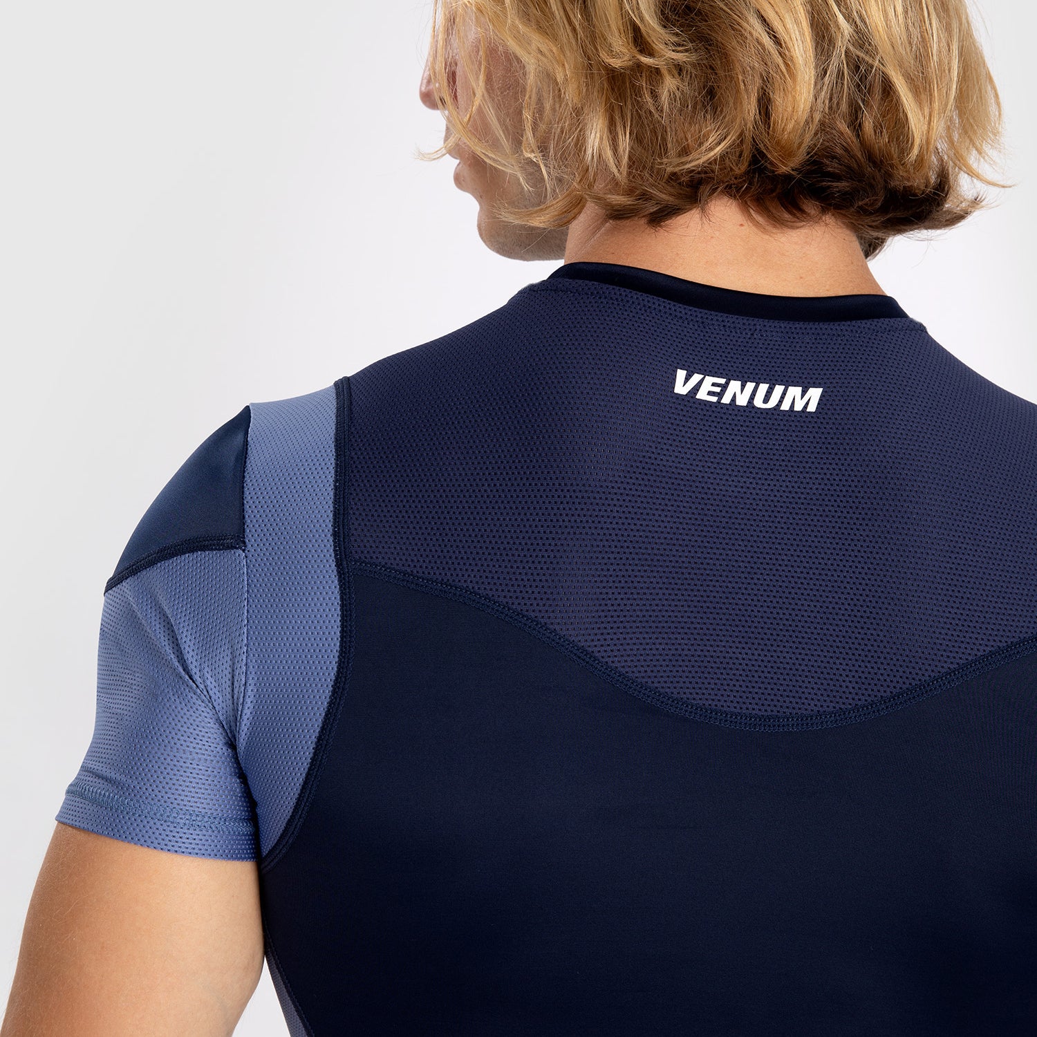 venum-tempest-herren-kurzarm-rashguard-marineblau-blau image 5