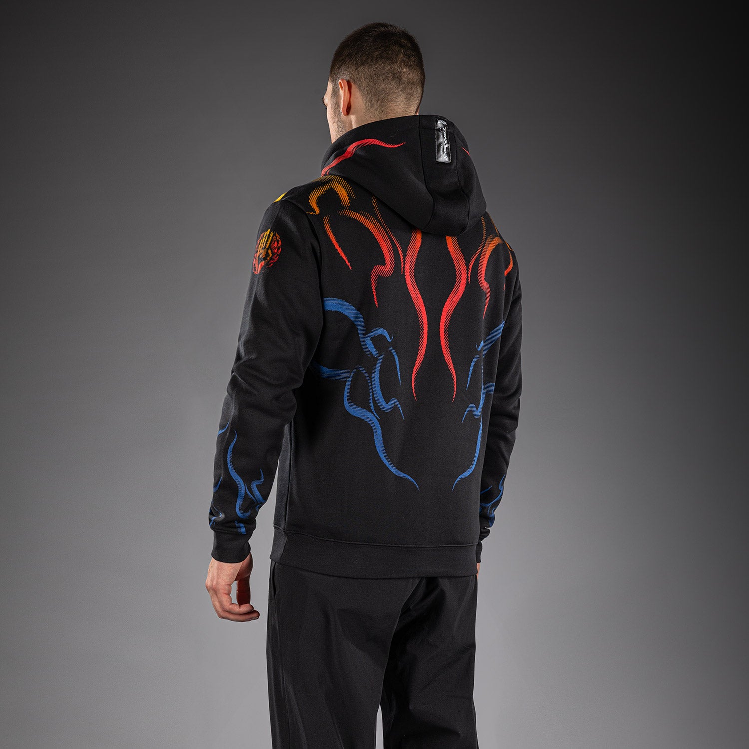 venum-x-tekken-8-kapuzenpullover-yoshimitsu-schwarz-orange image 4