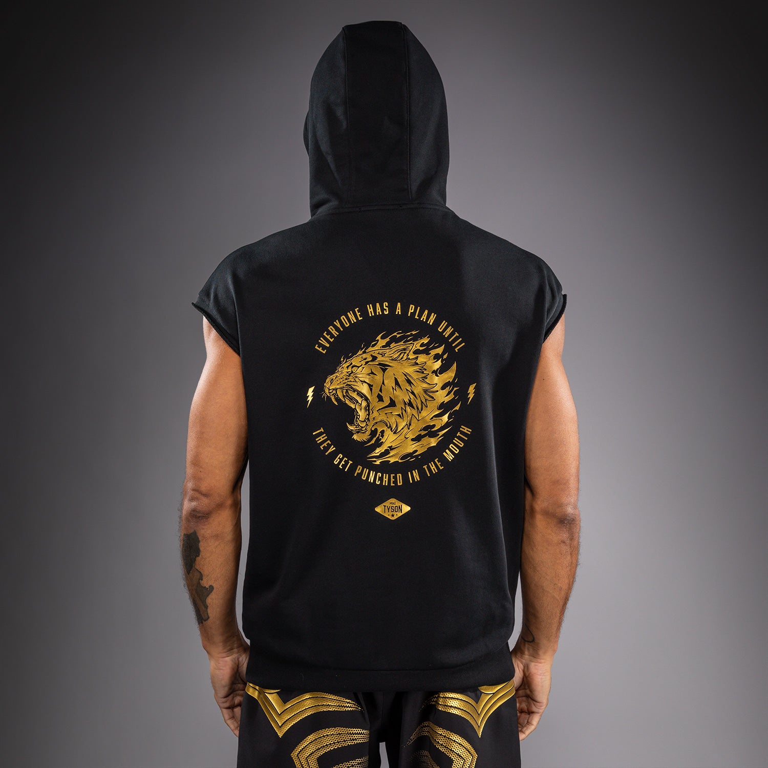 venum-x-mike-tyson-tiger-rmelloser-kapuzenpullover-schwarz-gold image 4