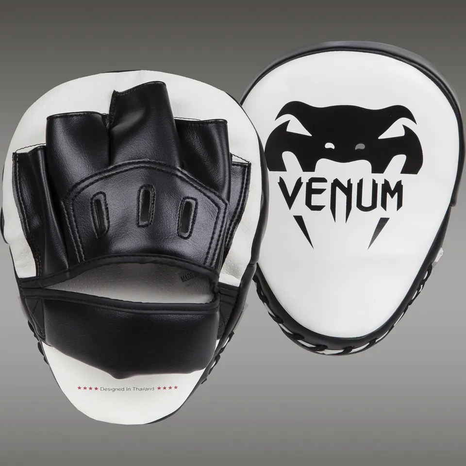 venum-light-handpratzen-wei-schwarz-paar image 1
