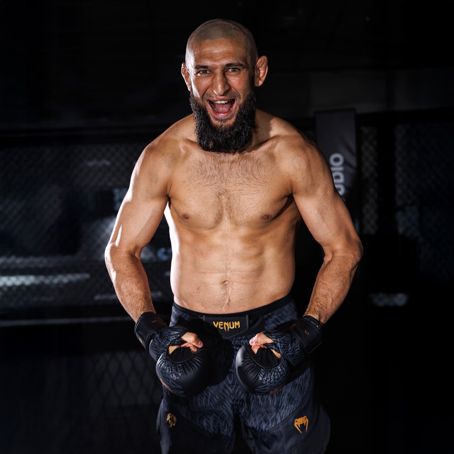 venum-x-chimaev-fightshorts-schwarz-grau image 2