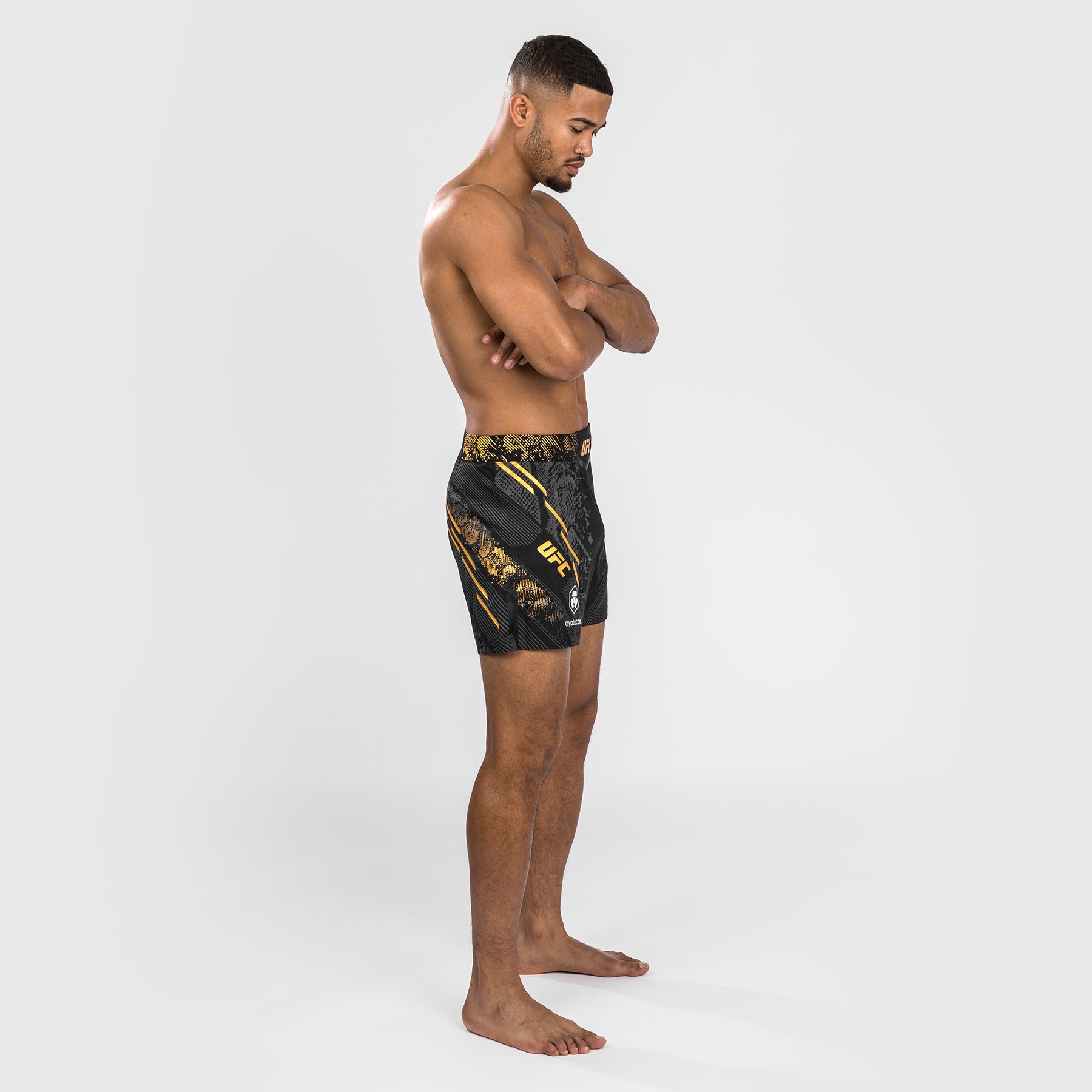 ufc-adrenaline-by-venum-authentic-fight-night-kampfshorts-schwarz-gold-kurze-pas image 4