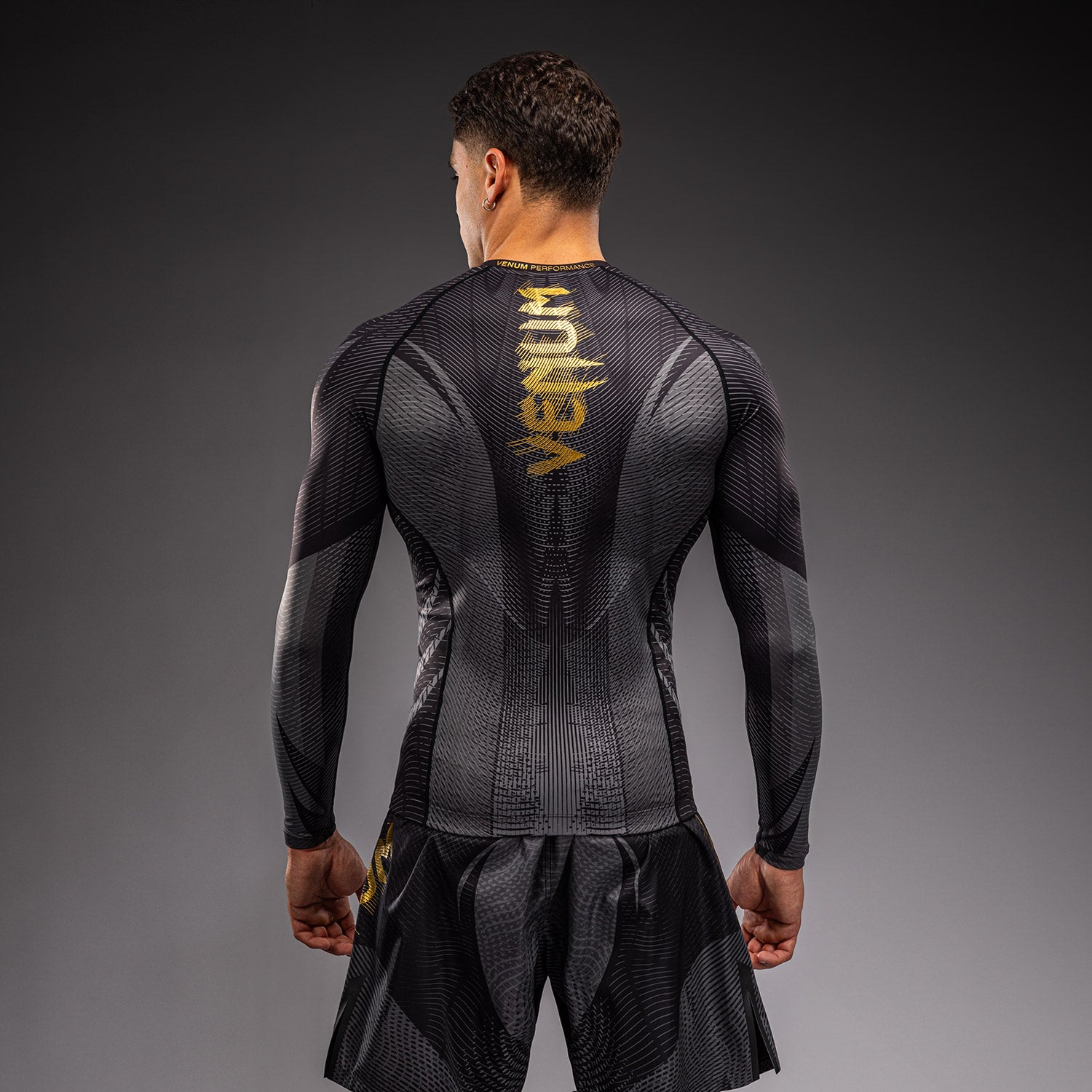 venum-galactic-3-0-langarm-rashguard-f-r-herren-schwarz-gold image 3