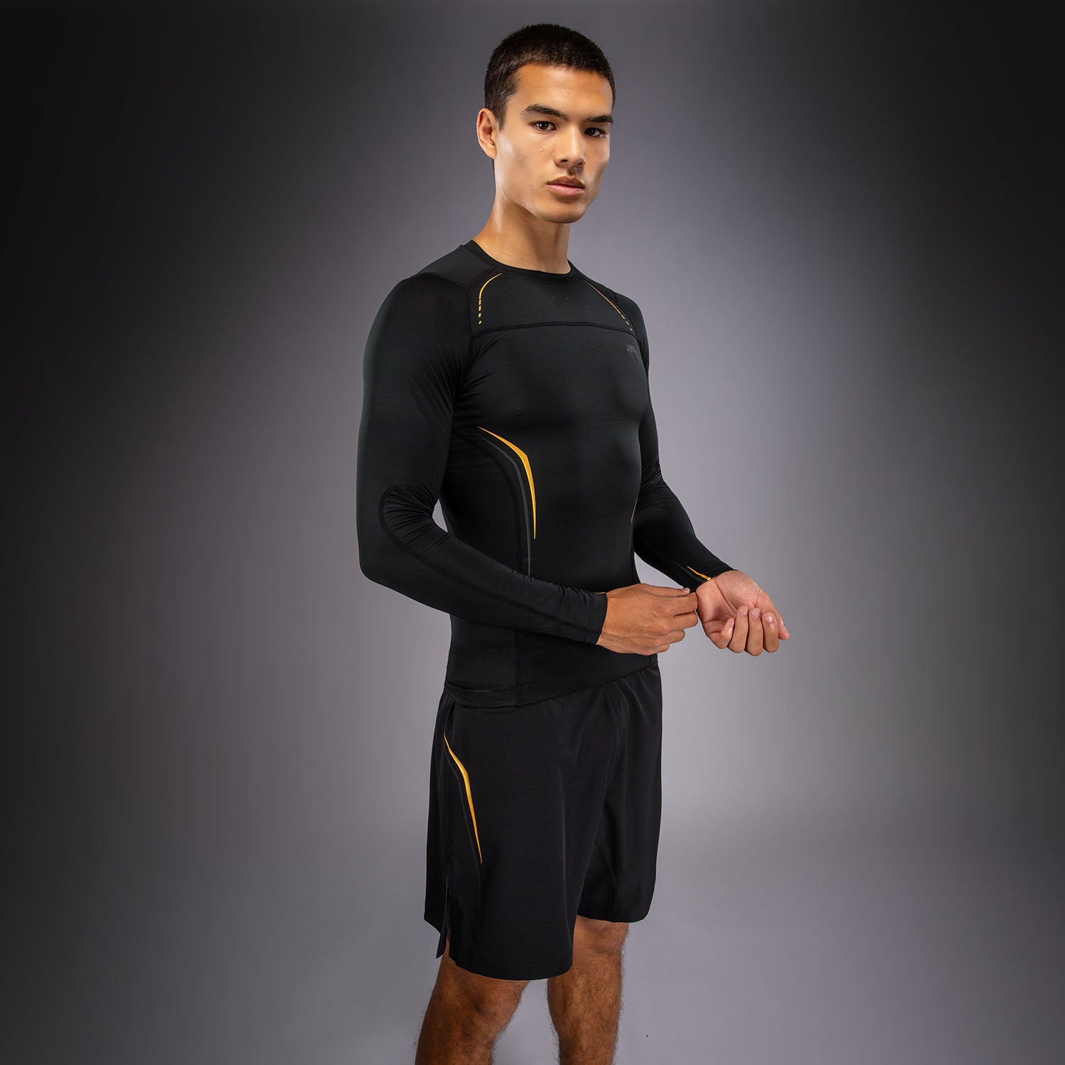 venum-g-core-langarm-rashguard-kompressionsshirt-schwarz-gold-f-r-herren image 3