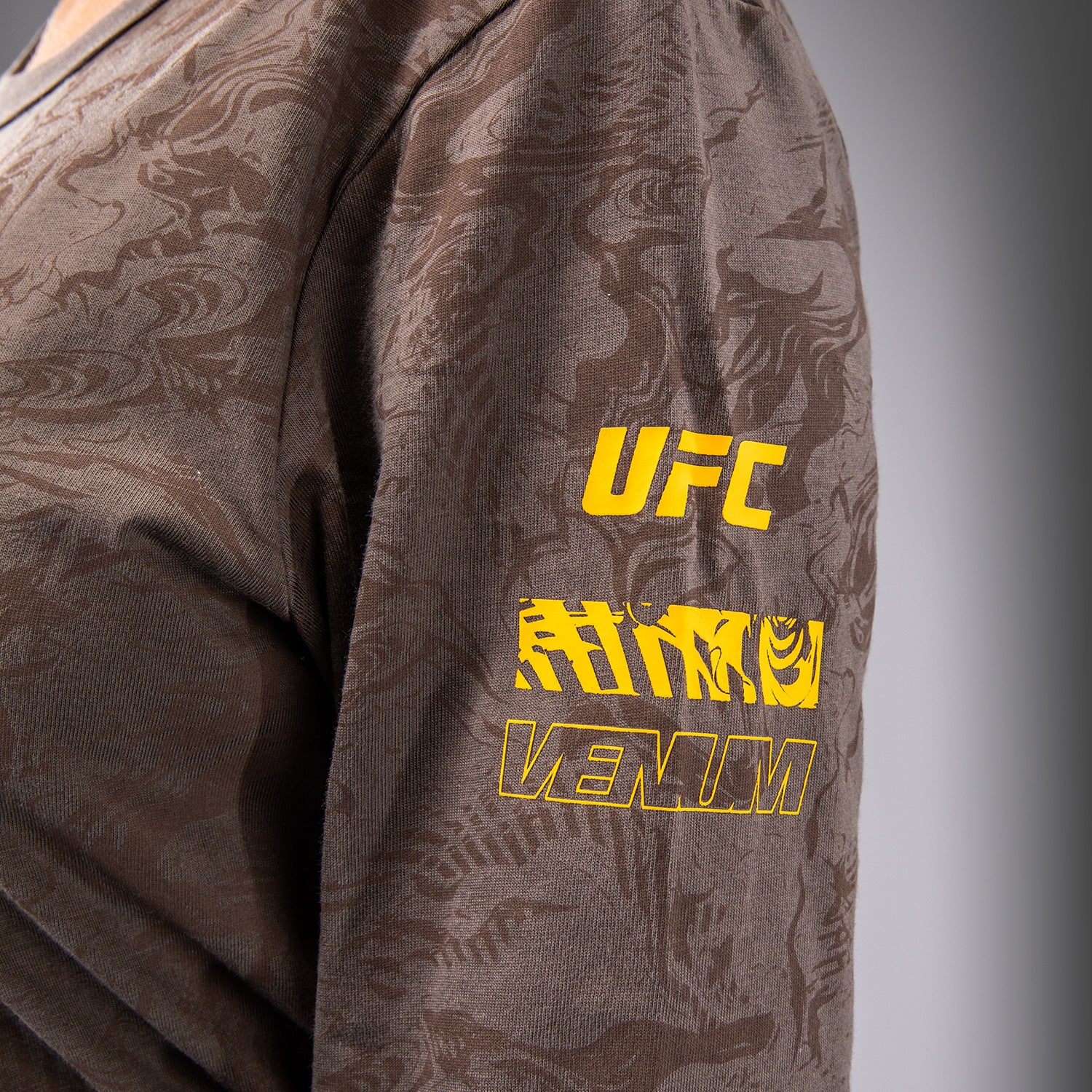 venum-ufc-fusion-by-venum-fight-week-damen-langarm-baumwoll-t-shirt-erdiges-brau image 8