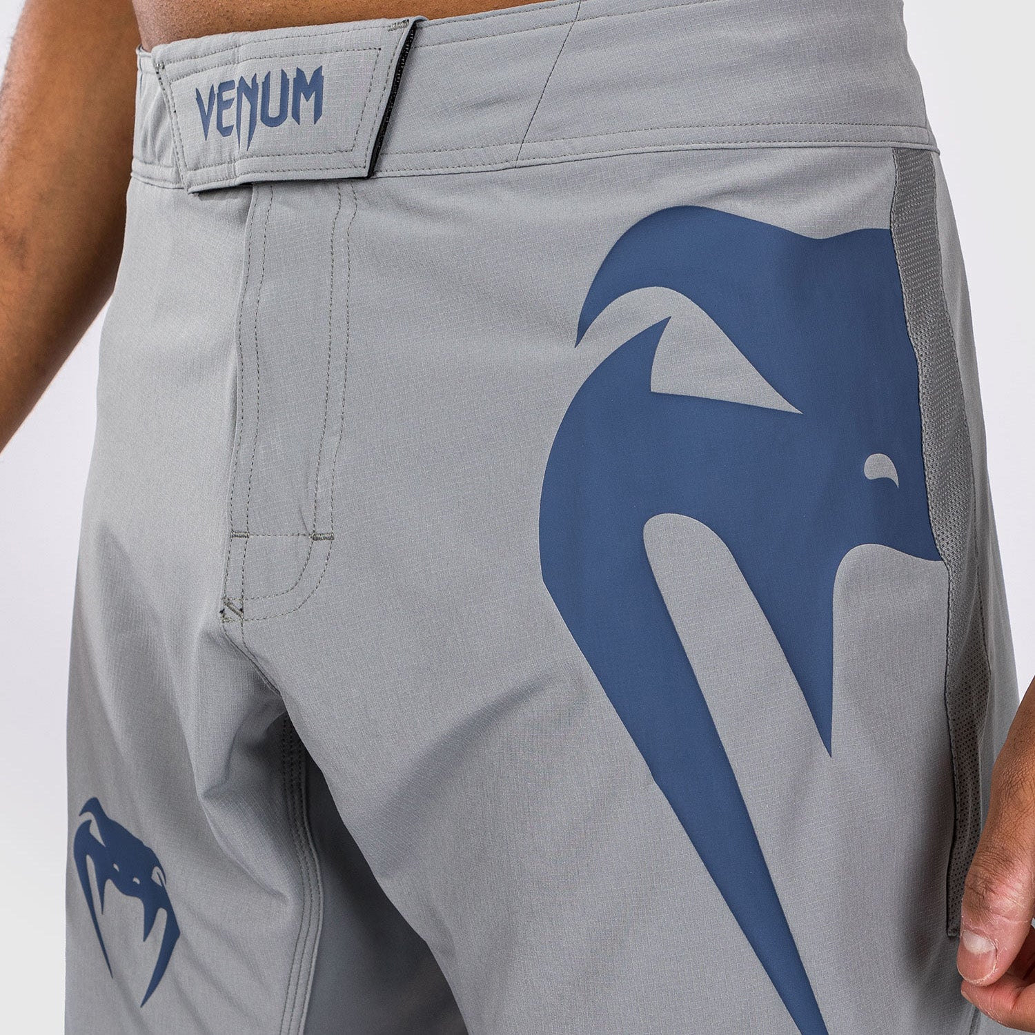 venum-light-5-0-fight-shorts-mma-shorts-grau-blau image 4