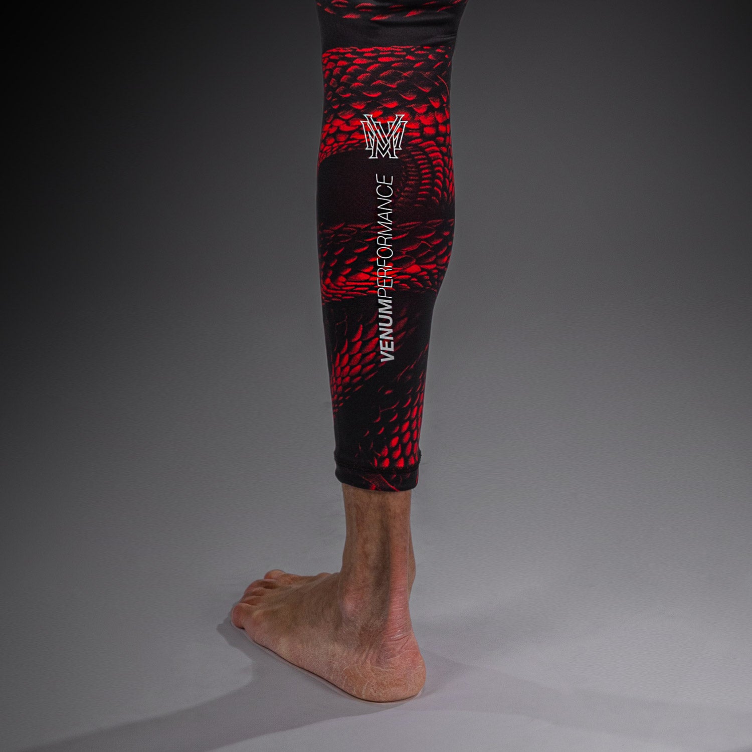 venum-matupa-spats-herren-schwarz-rot-silber image 4