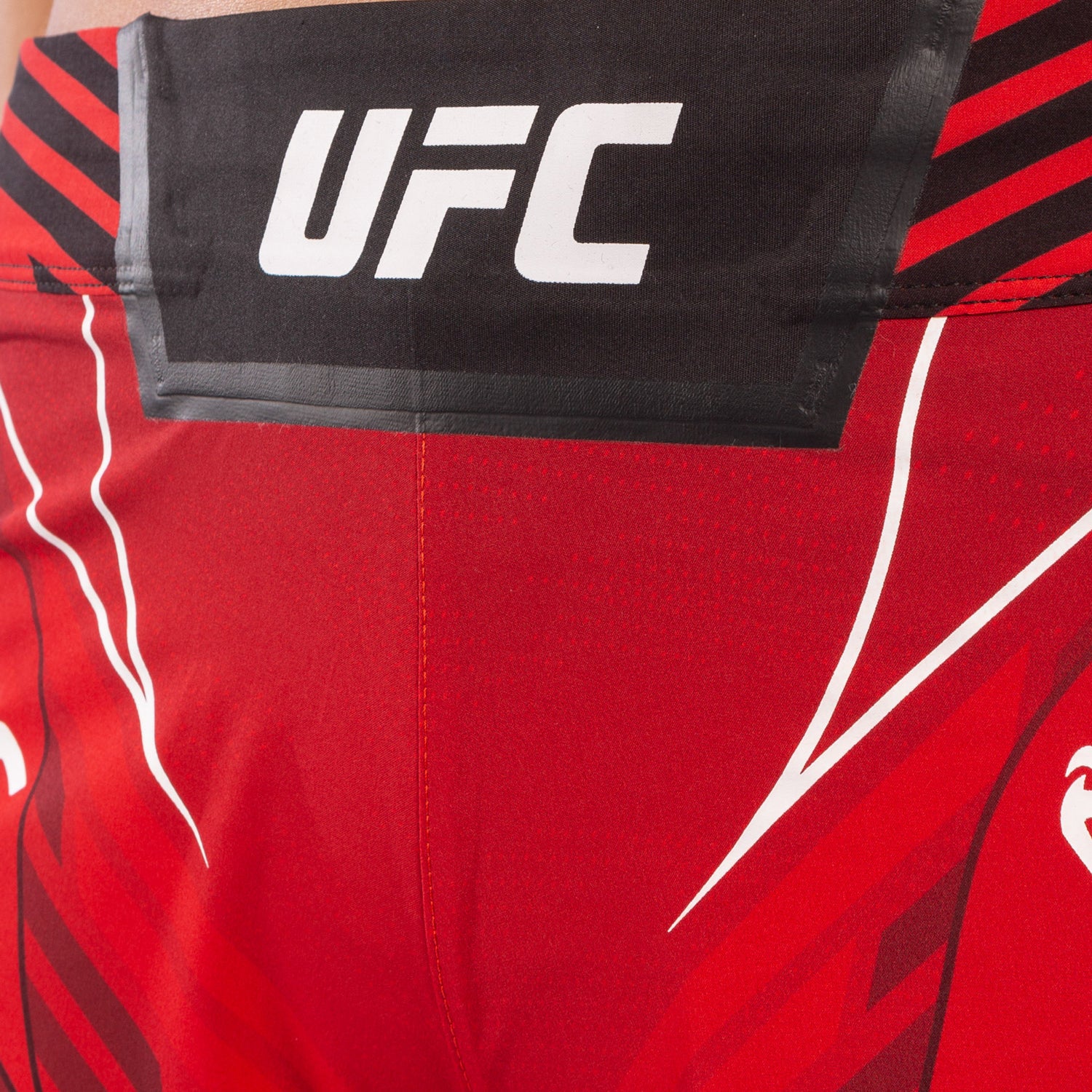 ufc-venum-authentic-fight-night-damen-shorts-short-fit-rot image 5