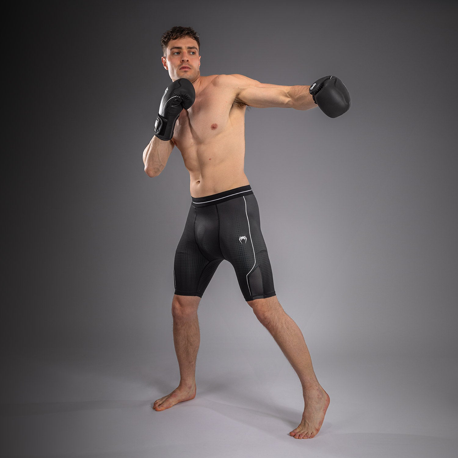 venum-stealth-vale-tudo-kompressionsshort-schwarz-wei image 3