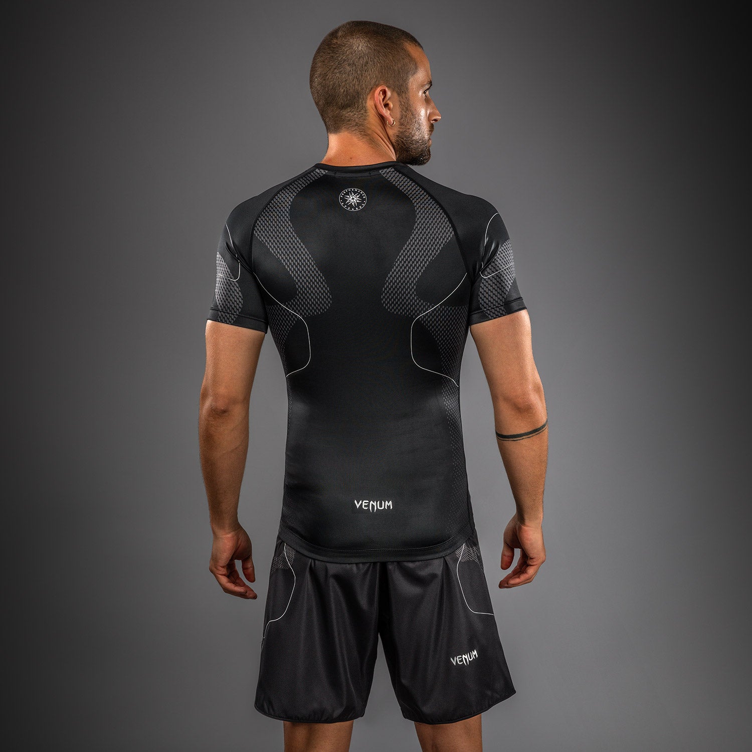 venum-nexus-kurzarm-rashguard-schwarz-silber-f-r-herren image 3