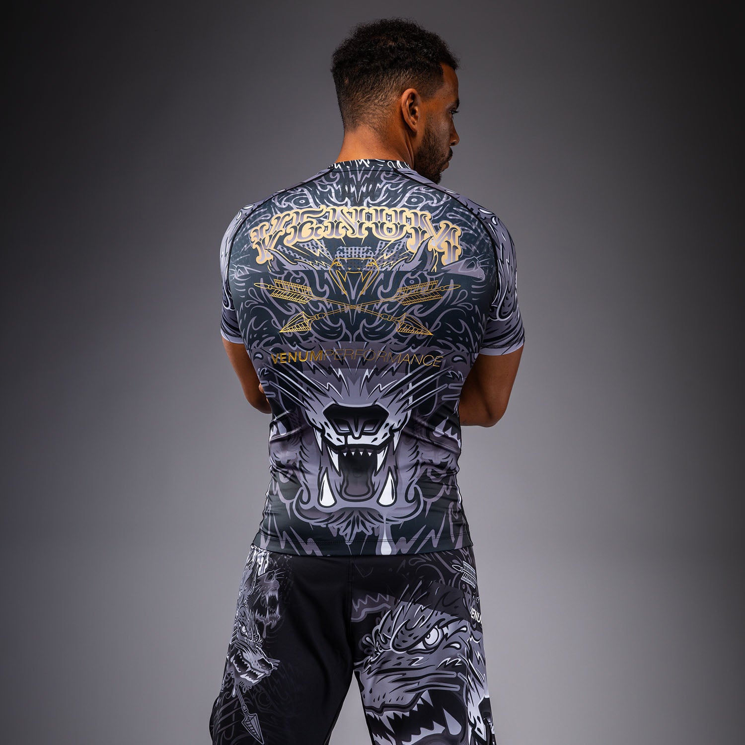 venum-wolf-atak-kurzarm-rashguard-herren-schwarz-grau image 3