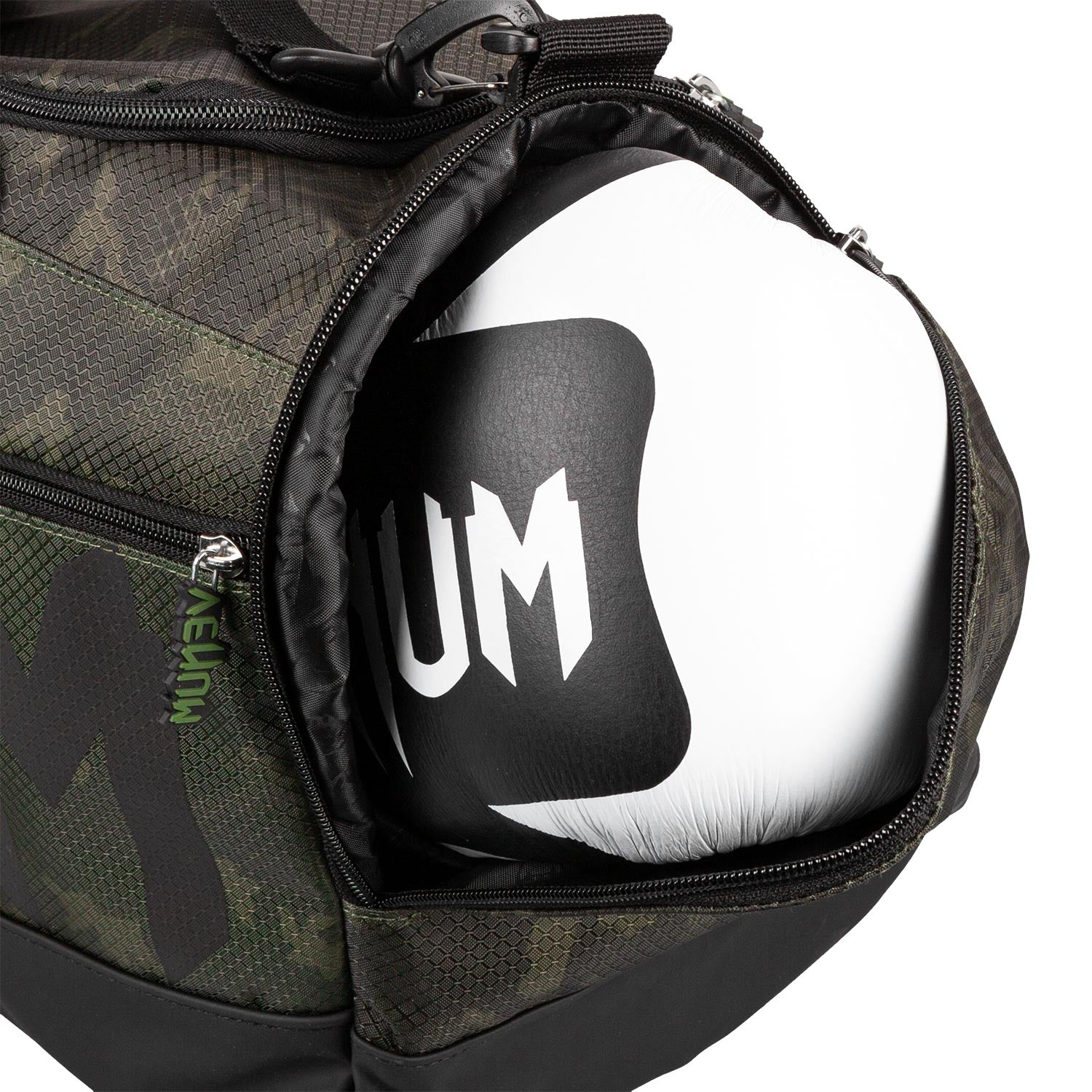 venum-sparring-sporttasche-camo-wei-3 image 4