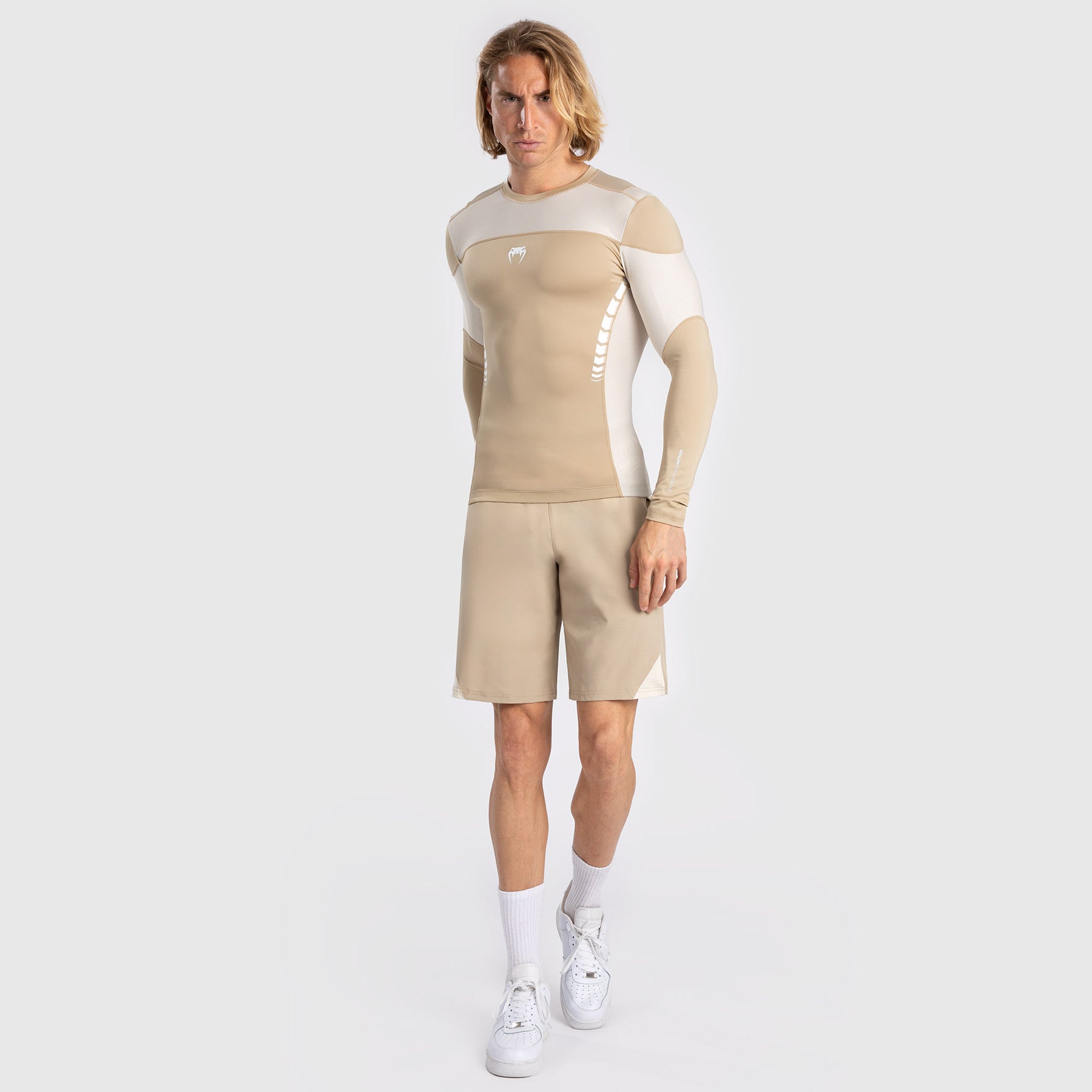 venum-tempest-herren-langarm-rashguard-beige-sand image 6
