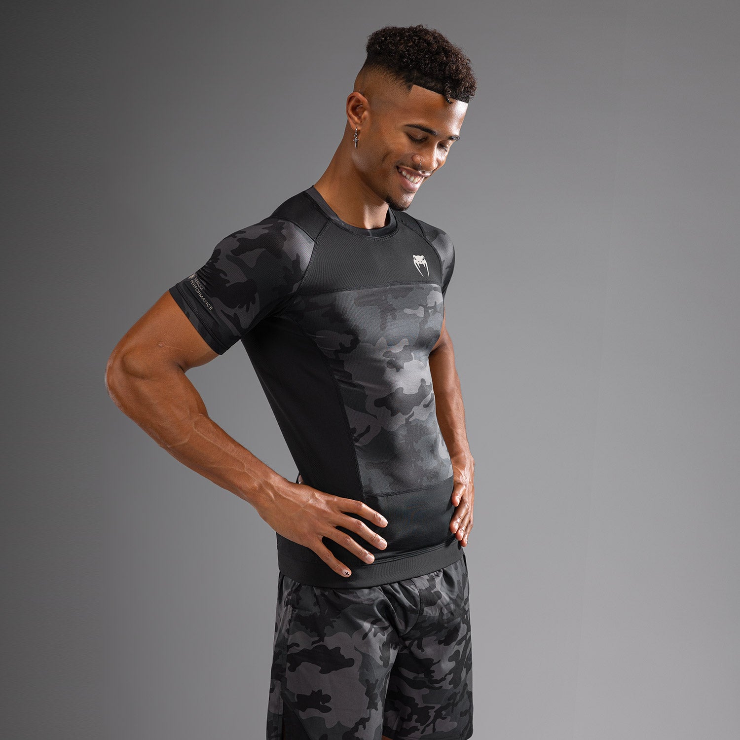 venum-g-fit-air-herren-kurzarm-rashguard-digital-urban-camo image 3