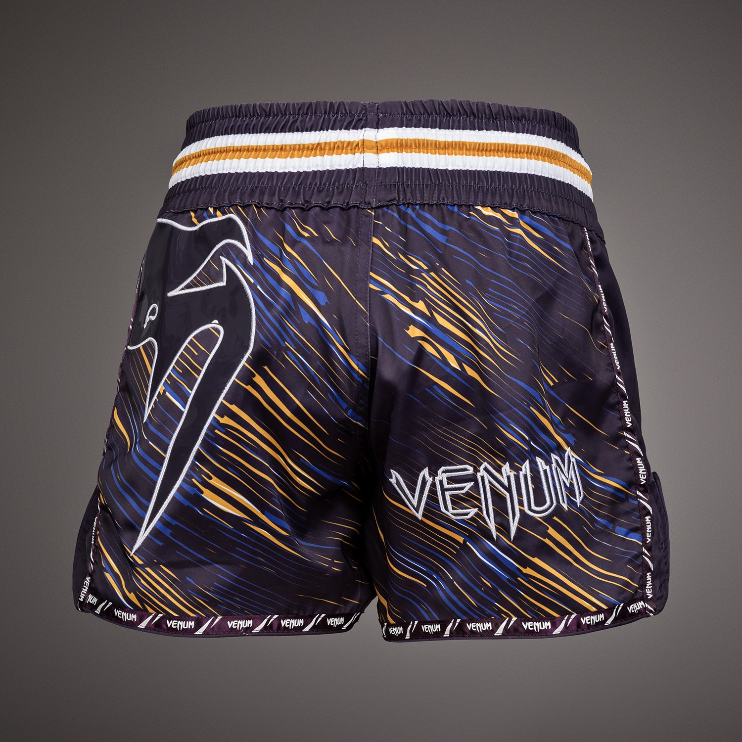 venum-giant-muay-thai-shorts-dunkellila image 3