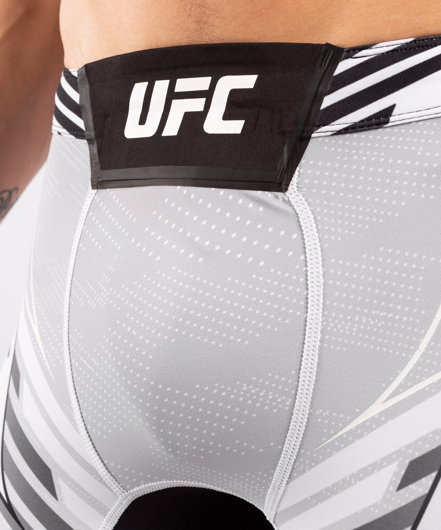 ufc-venum-authentic-fight-night-herren-vale-tudo-shorts-long-fit-wei image 5