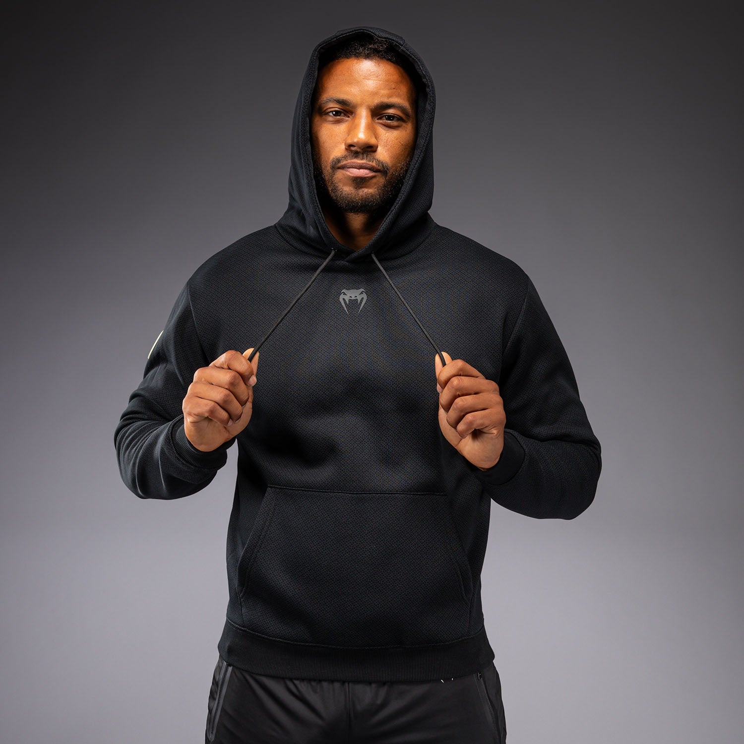 venum-x-roger-gracie-academy-kapuzenpullover-schwarz image 4